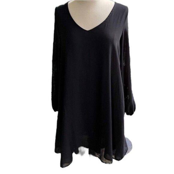Fashion Classics Dress​ - Picture 1 of 6